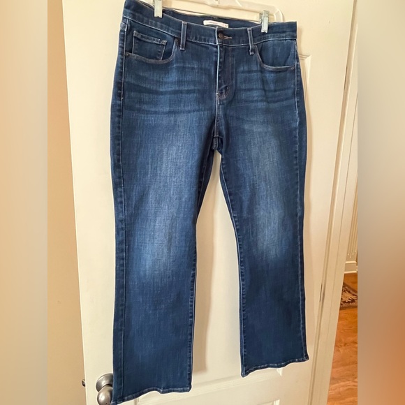 Levi's Denim - Levi’s Dark Wash Distressed Curvy Bootcut Women's Jeans Size 32/30